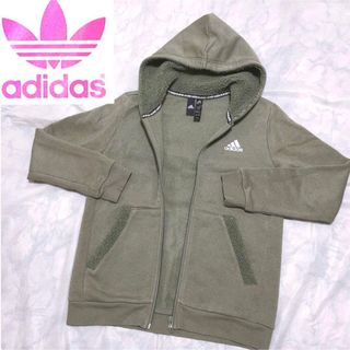 アディダス(adidas)のadidas パーカー　カーキ(パーカー)