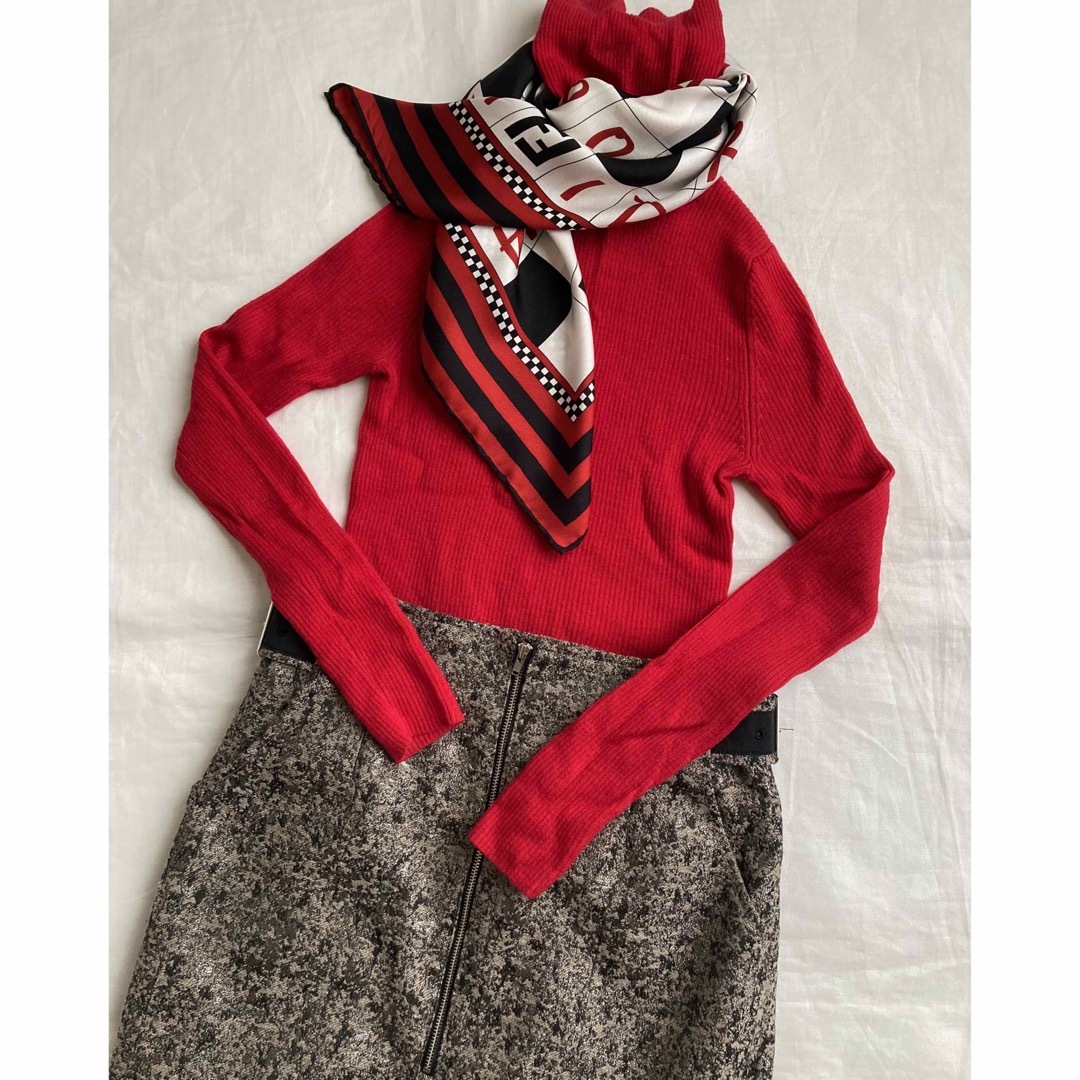 レア♡FENDI スカーフ　赤黒白　大人きれいめカジュアル　美品