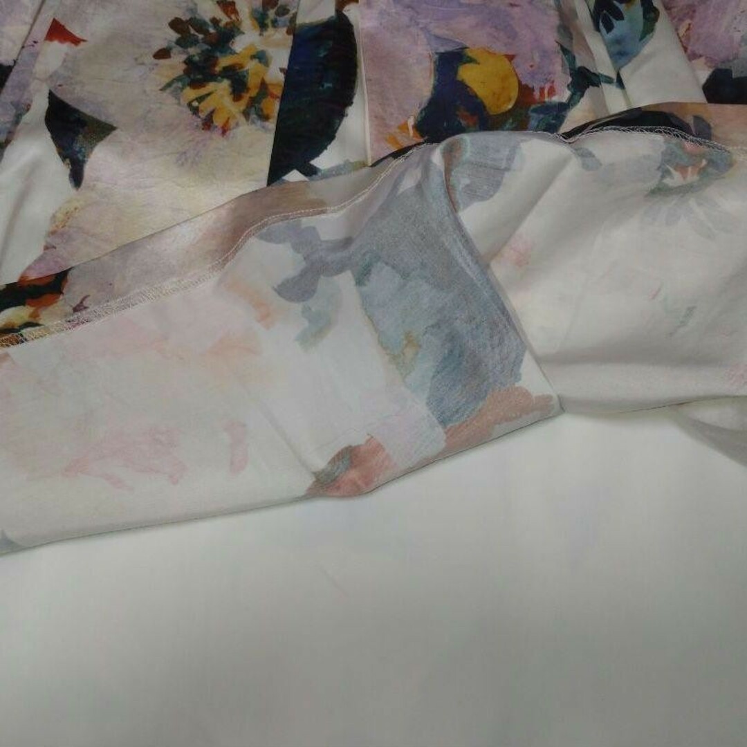 ANAYI(アナイ)の★タグ付き未使用★ANAYI　アナイ　水彩画スカート　ボックスプリーツ　シルク レディースのスカート(ひざ丈スカート)の商品写真
