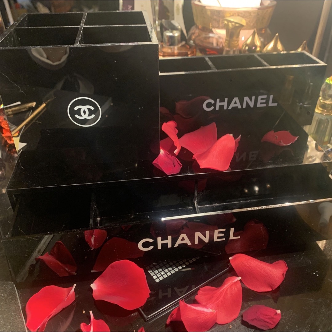 CHANEL(シャネル)の完売　CHANEL  引き出しのボックスのみ コスメ/美容のベースメイク/化粧品(その他)の商品写真