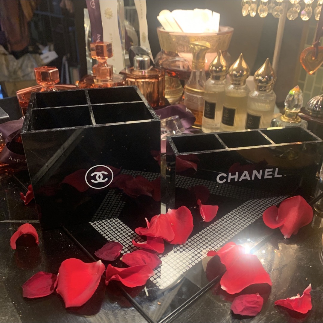 CHANEL(シャネル)の完売　CHANEL  引き出しのボックスのみ コスメ/美容のベースメイク/化粧品(その他)の商品写真