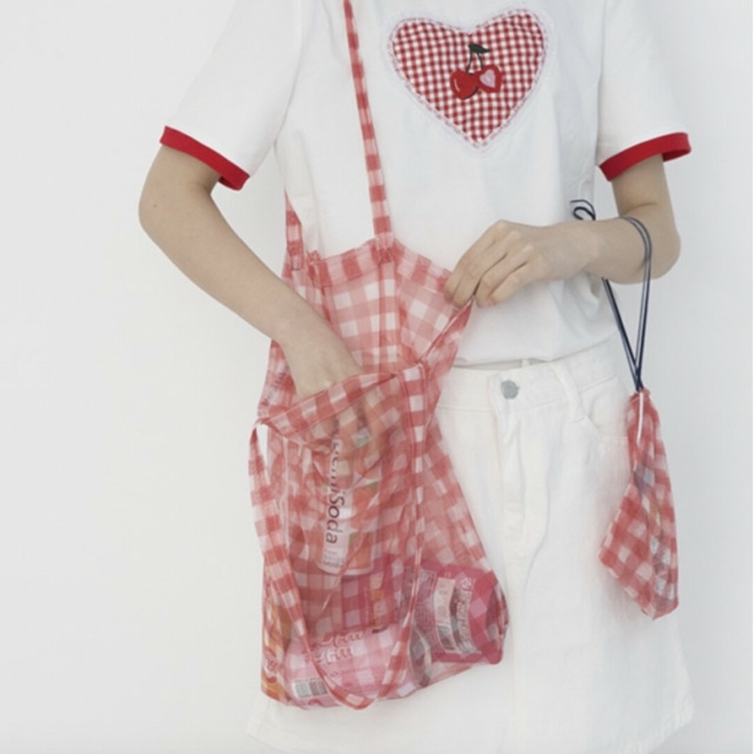 ギンガムチェック トートバッグ 巾着セット 赤 シースルー レディース 模様 レディースのバッグ(トートバッグ)の商品写真