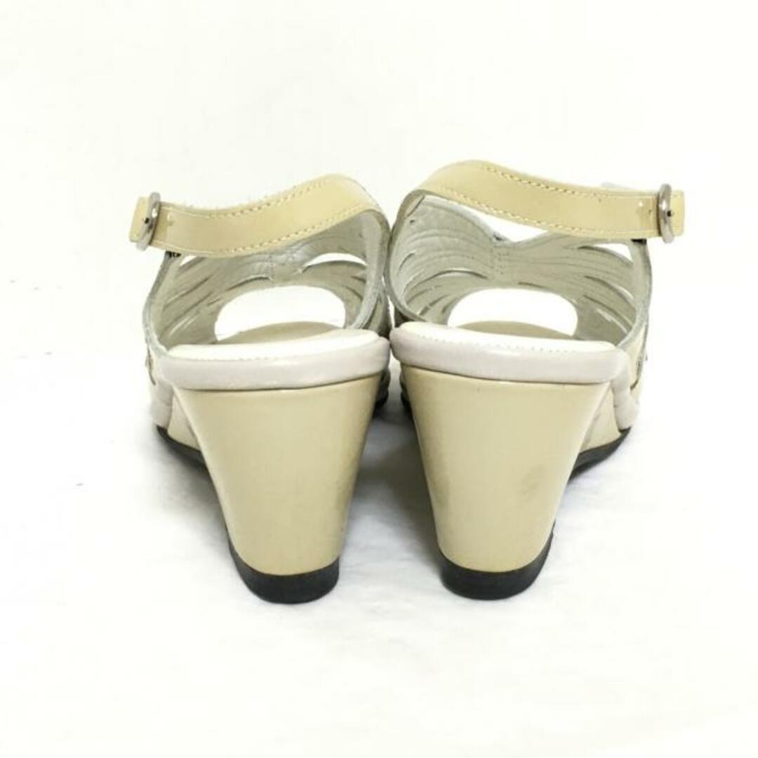 ギンザヨシノヤ サンダル 21.5 レディース レディースの靴/シューズ(サンダル)の商品写真