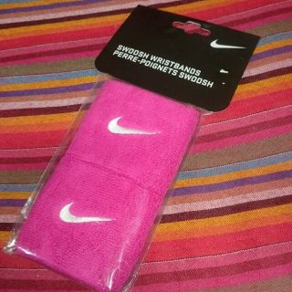 ナイキ(NIKE)のピンク ナイキリストバンド★(ヨガ)