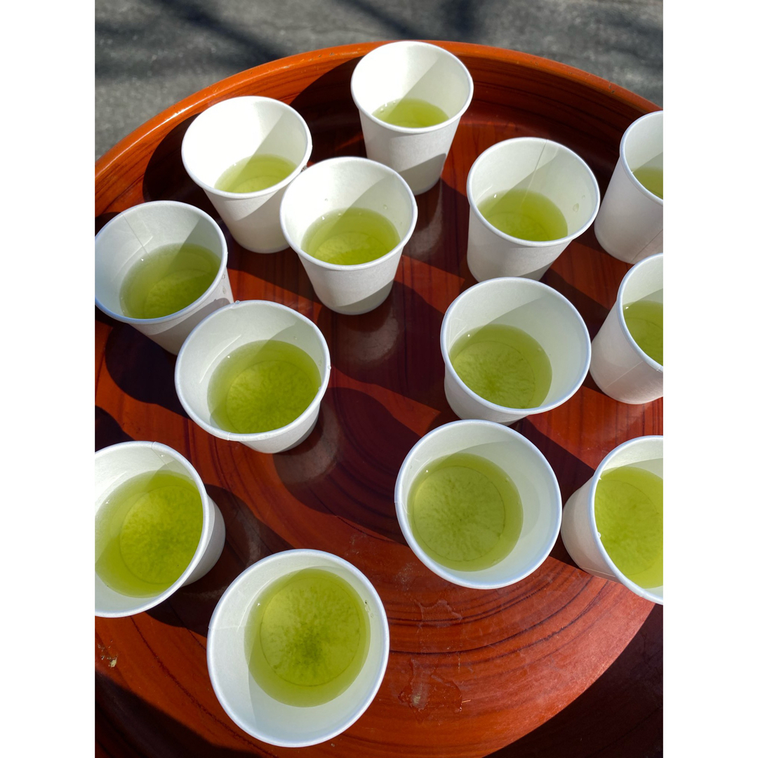 伊勢神宮奉納茶　特上かぶせ茶　茶葉100g入り3袋 食品/飲料/酒の飲料(茶)の商品写真