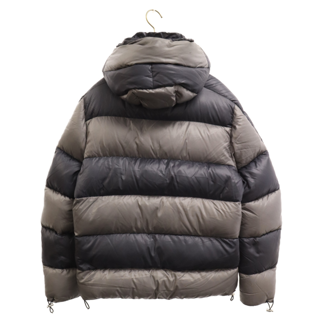 MONCLER(モンクレール)のMONCLER GAMME BLEU モンクレール・ガム・ブルー GIUBBOTTO ボーダー ダウンジャケット グレー/ネイビー 023914130670 メンズのジャケット/アウター(ダウンジャケット)の商品写真