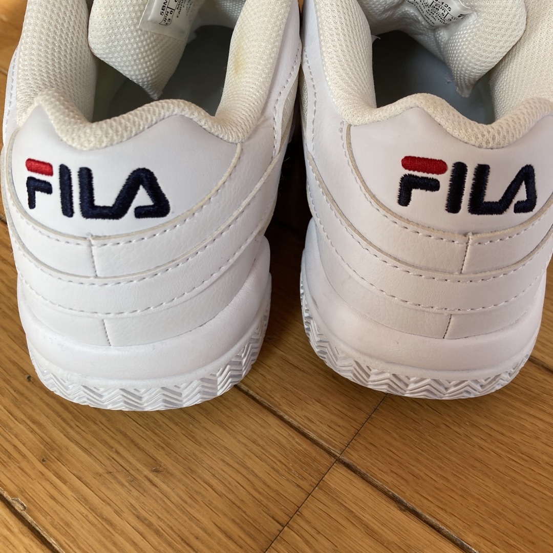 FILA(フィラ)のFIRA  シューズ　ホワイト　23.0cm レディースの靴/シューズ(スニーカー)の商品写真