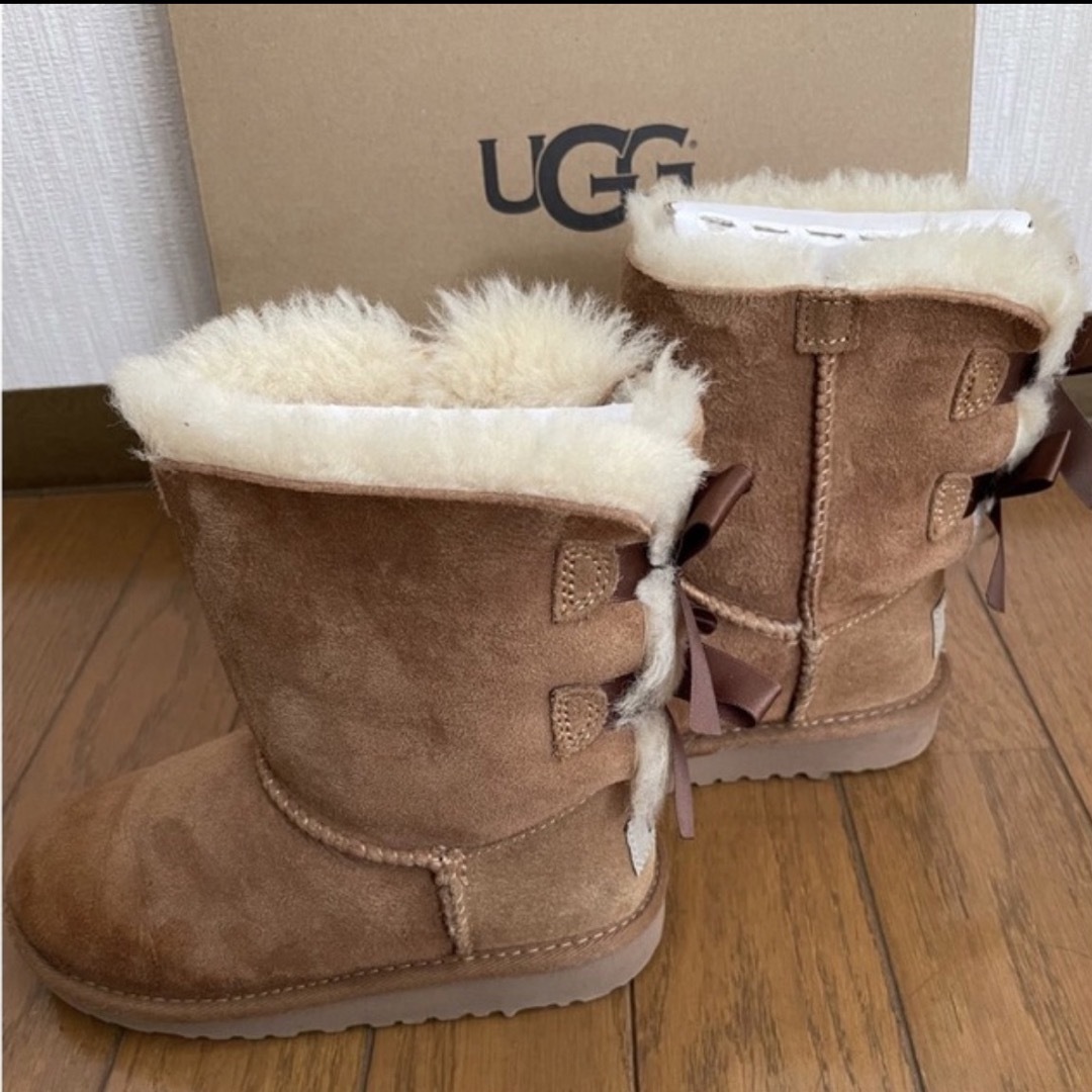 UGG(アグ)のUGG キッズ　17.5センチ　 キッズ/ベビー/マタニティのキッズ靴/シューズ(15cm~)(ブーツ)の商品写真