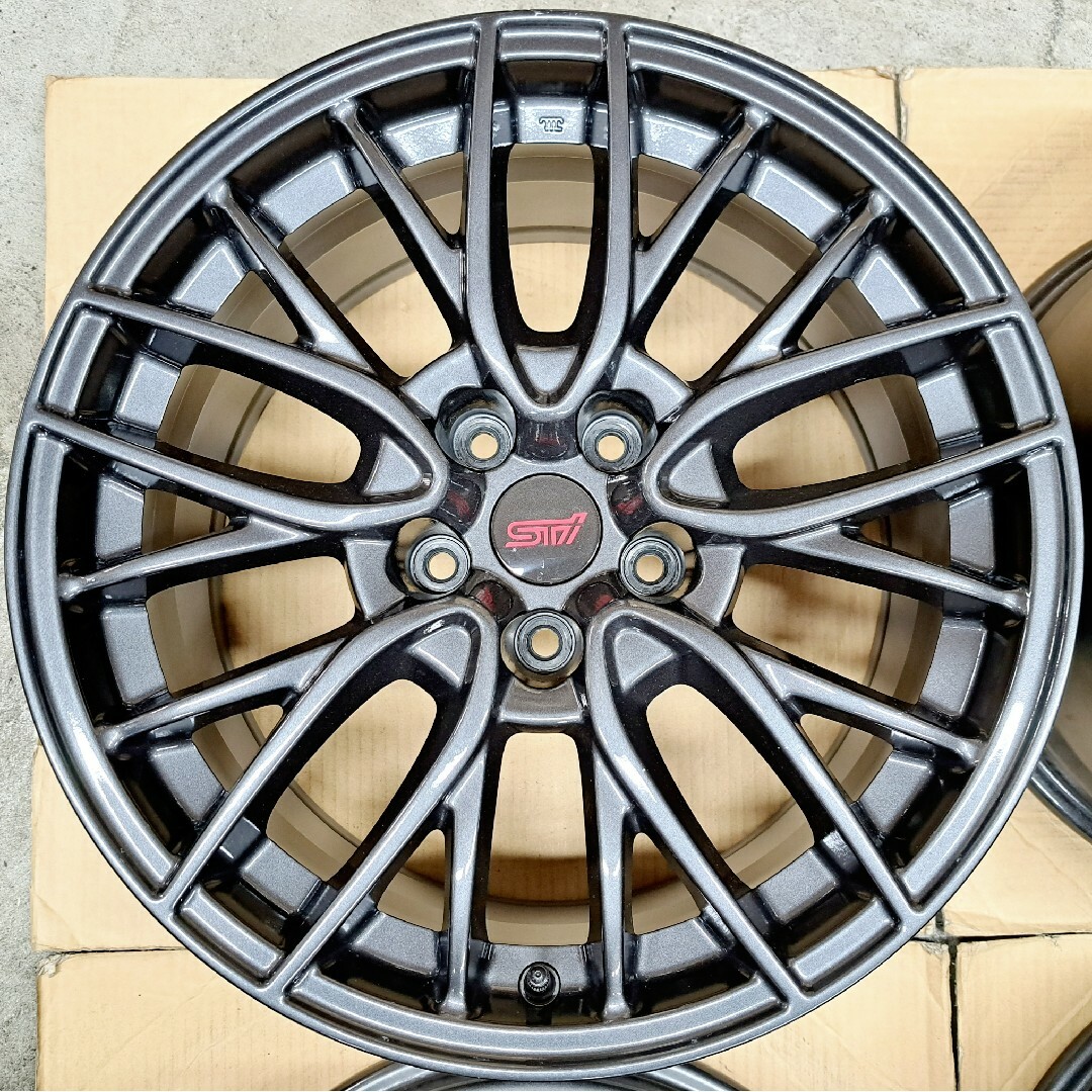 スバル - 【新車外し】スバル WRX STI 純正 18 8.5J ホイール 114.3の スバル - 【新車外し】スバル WRX STI 純正 18 8.5J ホイール 114.3の