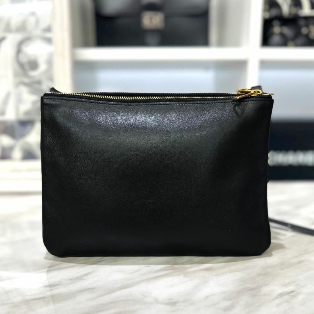 ✨近年モデル✨ CELINE  トリオ ラージ ショルダーバッグ 黒色 レザー