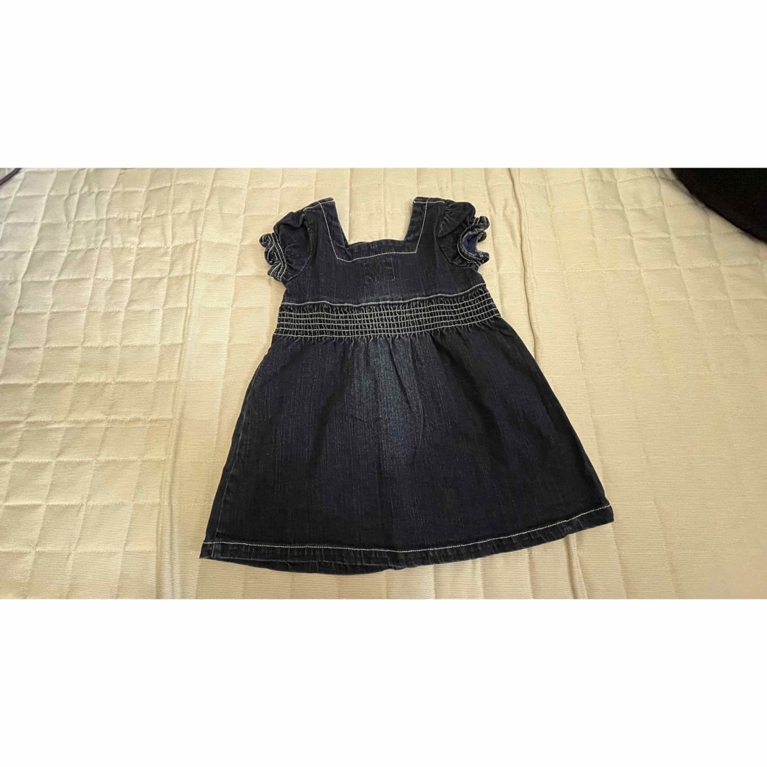 デニムワンピース　80 キッズ/ベビー/マタニティのキッズ服女の子用(90cm~)(ワンピース)の商品写真