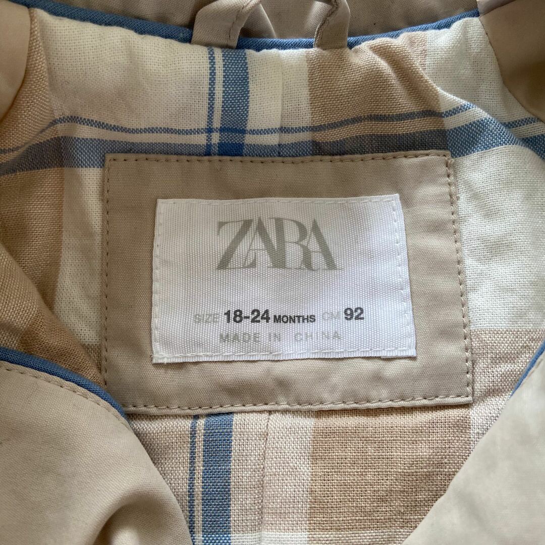 ZARA KIDS(ザラキッズ)のZARAkids トレンチコート　92cm キッズ/ベビー/マタニティのキッズ服男の子用(90cm~)(コート)の商品写真