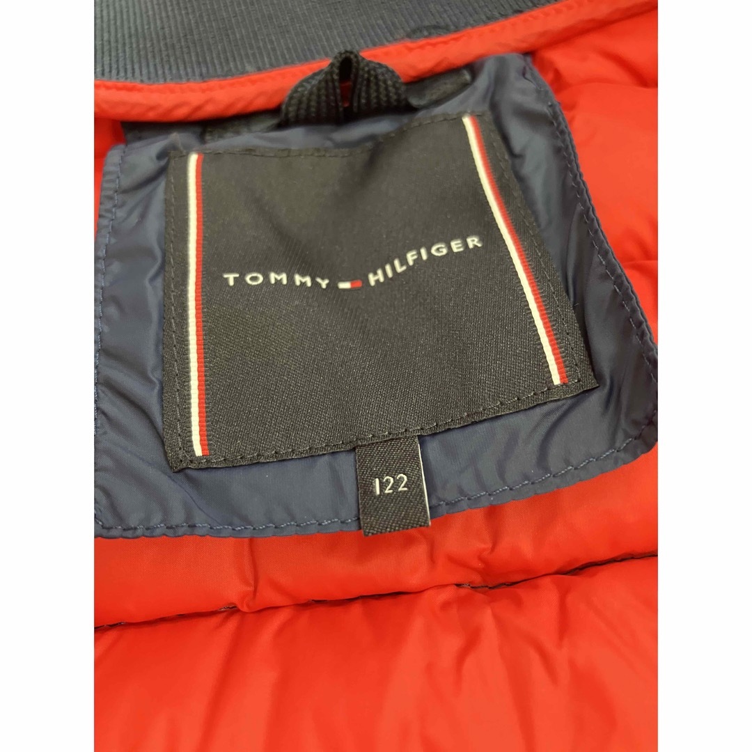 TOMMY HILFIGER(トミーヒルフィガー)のトミーヒルフィガー キッズ ダウン ジャケット アウター 120 キッズ/ベビー/マタニティのキッズ服男の子用(90cm~)(ジャケット/上着)の商品写真