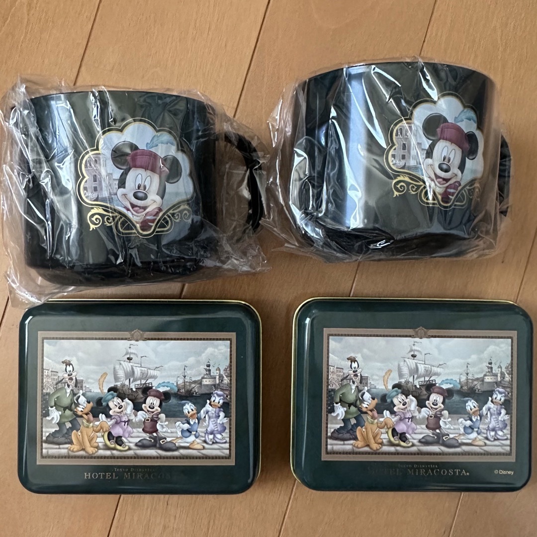 Disney(ディズニー)のミラコスタ　アメニティ　コップ　缶ケース エンタメ/ホビーのコスプレ(アメニティ)の商品写真