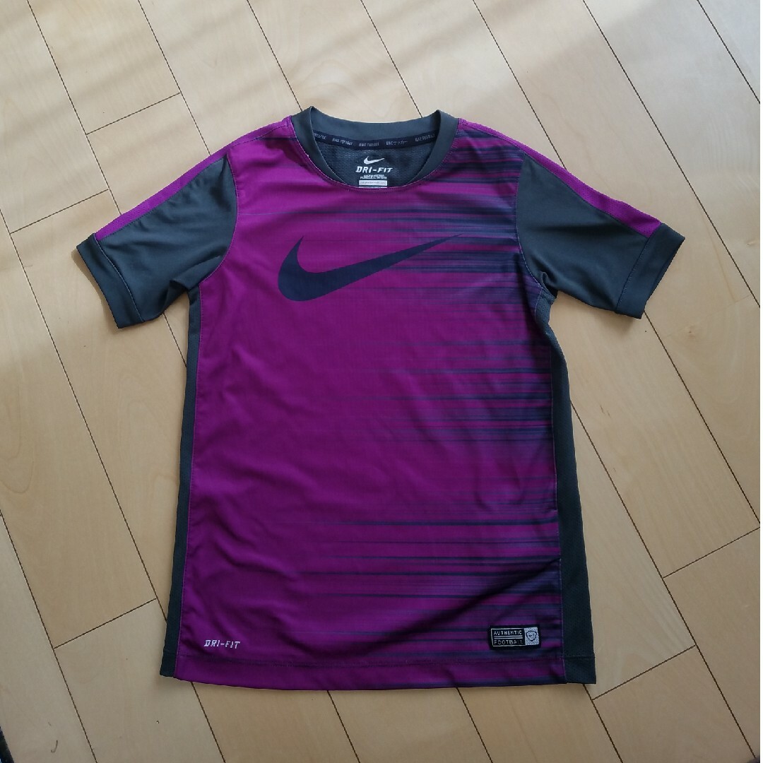 NIKE(ナイキ)のナイキ　DRI-FHT　xs　130サッカーフットサル スポーツ/アウトドアのサッカー/フットサル(ウェア)の商品写真