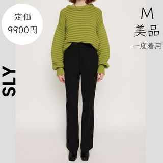 スライ(SLY)の【SLY】美品 一度着用 M ブラック センタープレスフレアパンツ ポンチ 黒(カジュアルパンツ)