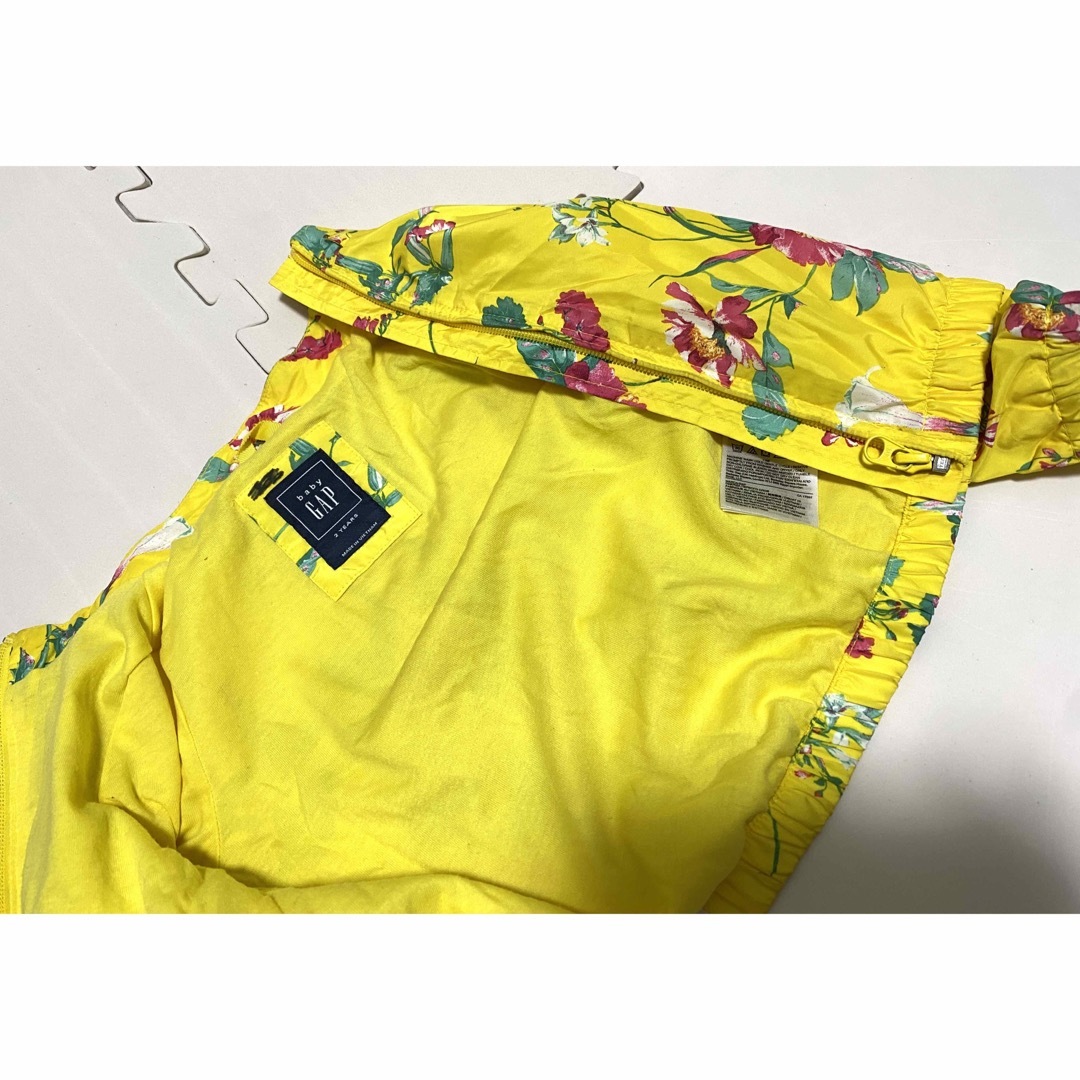 GAP(ギャップ)のGAP お花柄　95サイズ　2歳 キッズ/ベビー/マタニティのキッズ服女の子用(90cm~)(ジャケット/上着)の商品写真