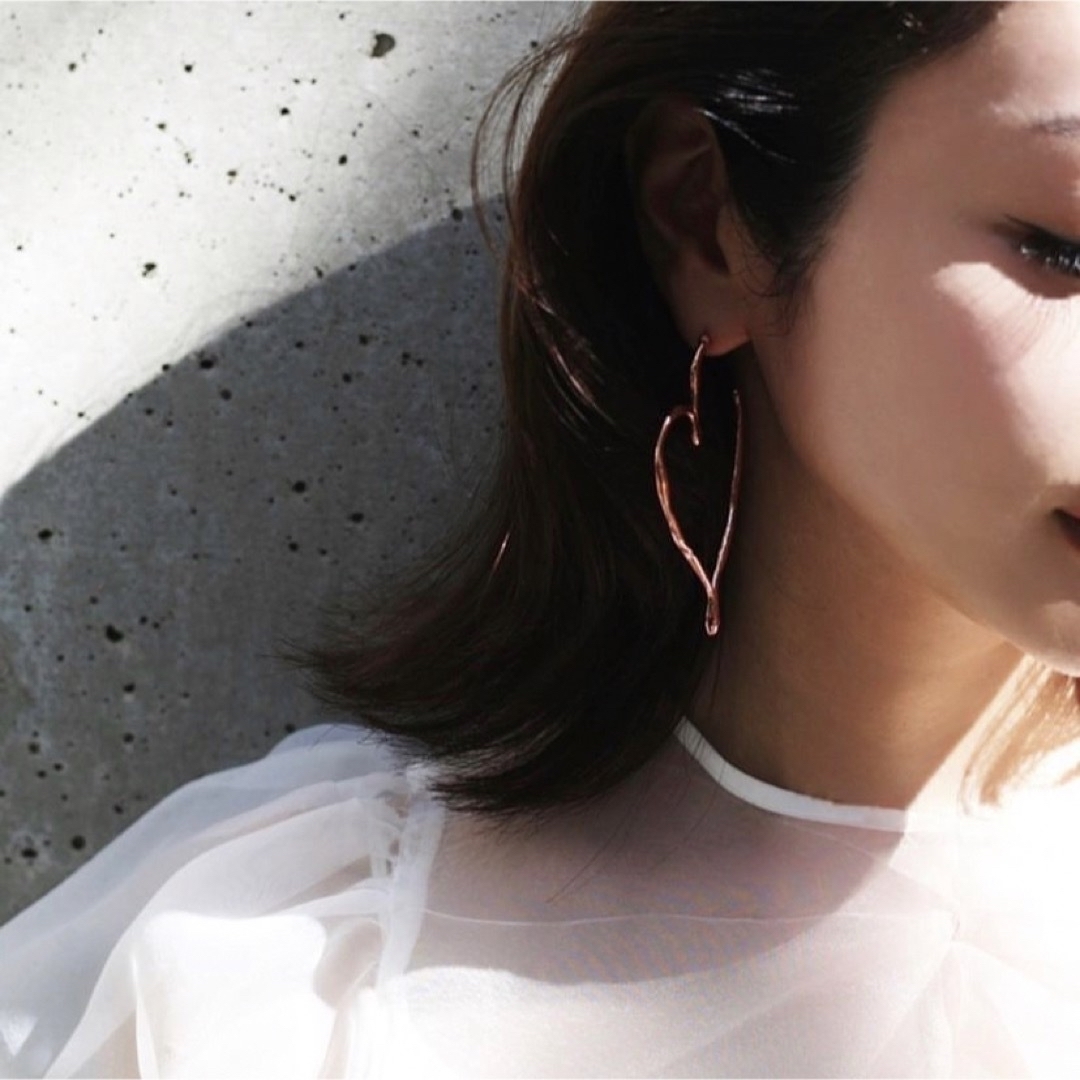 Lani Couture akiki ハートピアス shape of love-