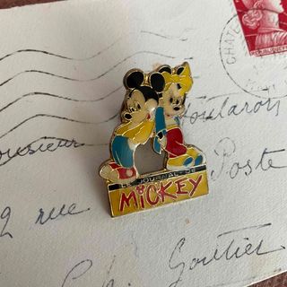 ディズニー(Disney)のフレンチ雑貨 ヴィンテージなピンバッジ ミッキー & ミニー(バッジ/ピンバッジ)