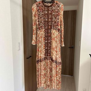 ザラ(ZARA)のザラ　花柄ワンピース(ロングワンピース/マキシワンピース)