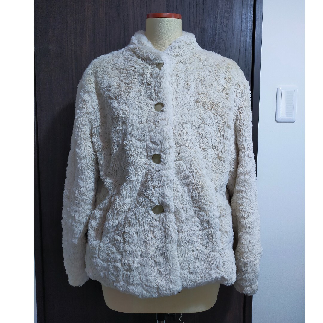 フェイクファーコート レディースのジャケット/アウター(毛皮/ファーコート)の商品写真