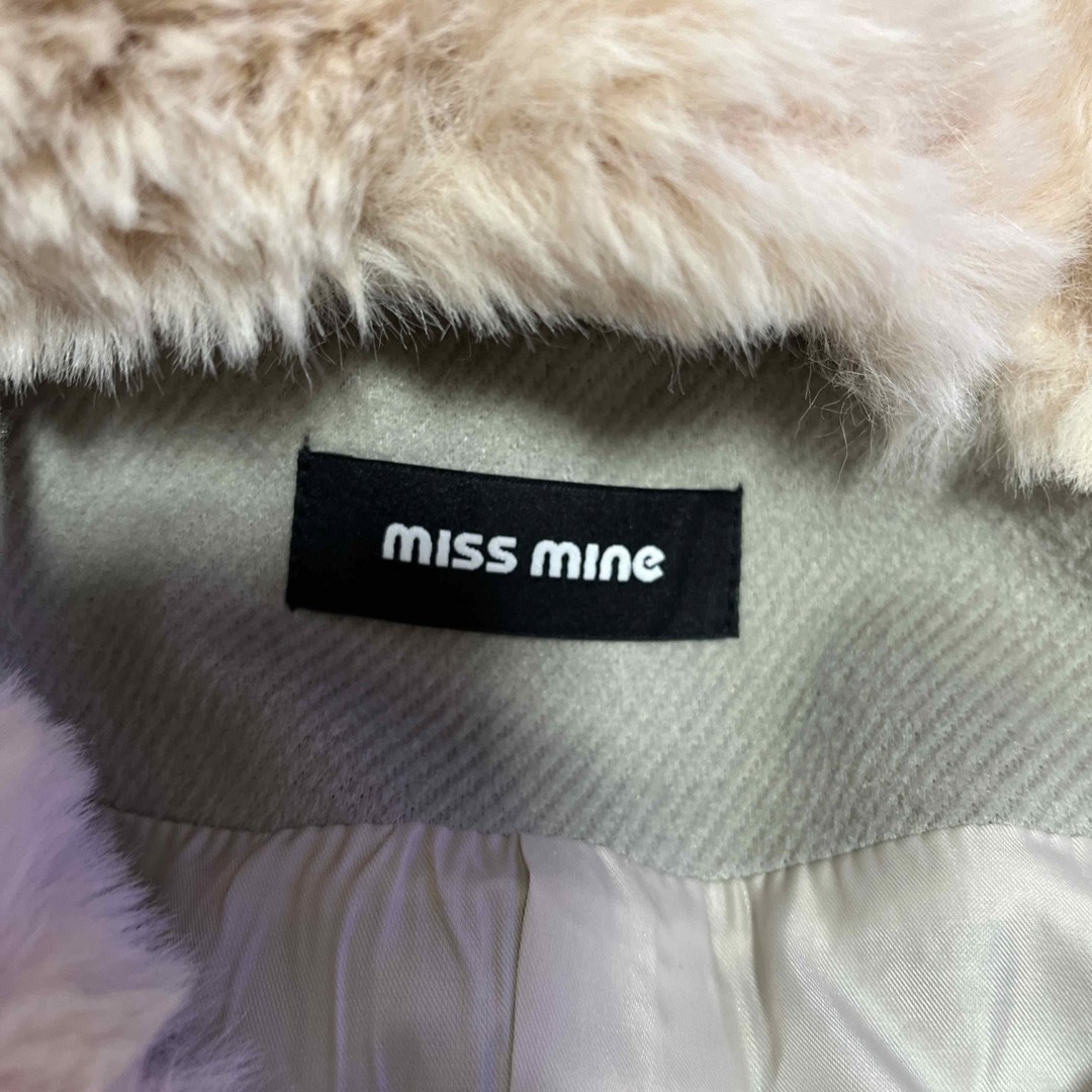 未使用　ミスマインmissmine  Aライン ファーコート  グレー　F レディースのジャケット/アウター(毛皮/ファーコート)の商品写真