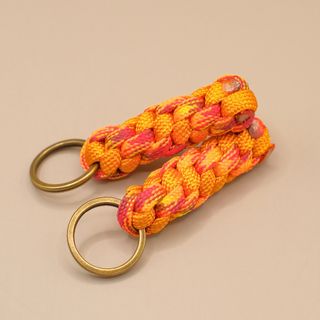 ハンドメイド キーチェーン チャーム パラコード 暖色系柄xイエロー 2個(キーホルダー/ストラップ)