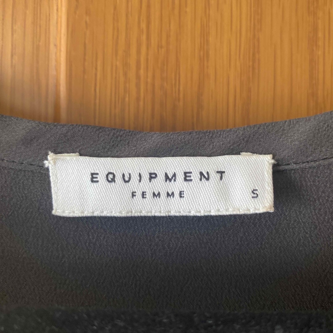 Equipment(エキプモン)のEQUIPMENT  ゴールドドットシャツ レディースのトップス(シャツ/ブラウス(半袖/袖なし))の商品写真