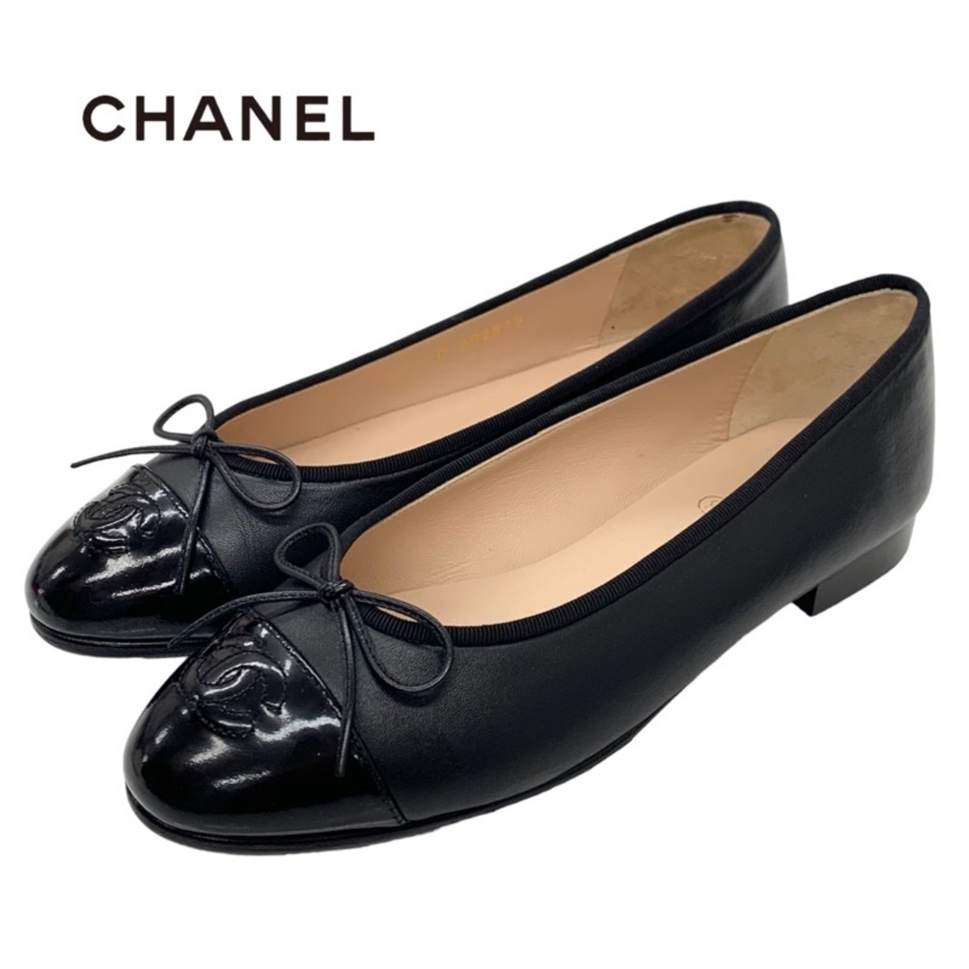 CHANEL(シャネル)のシャネル CHANEL フラットシューズ 靴 シューズ レザー パテント ブラック 未使用 バレエシューズ バレリーナ ココマーク リボン レディースの靴/シューズ(バレエシューズ)の商品写真