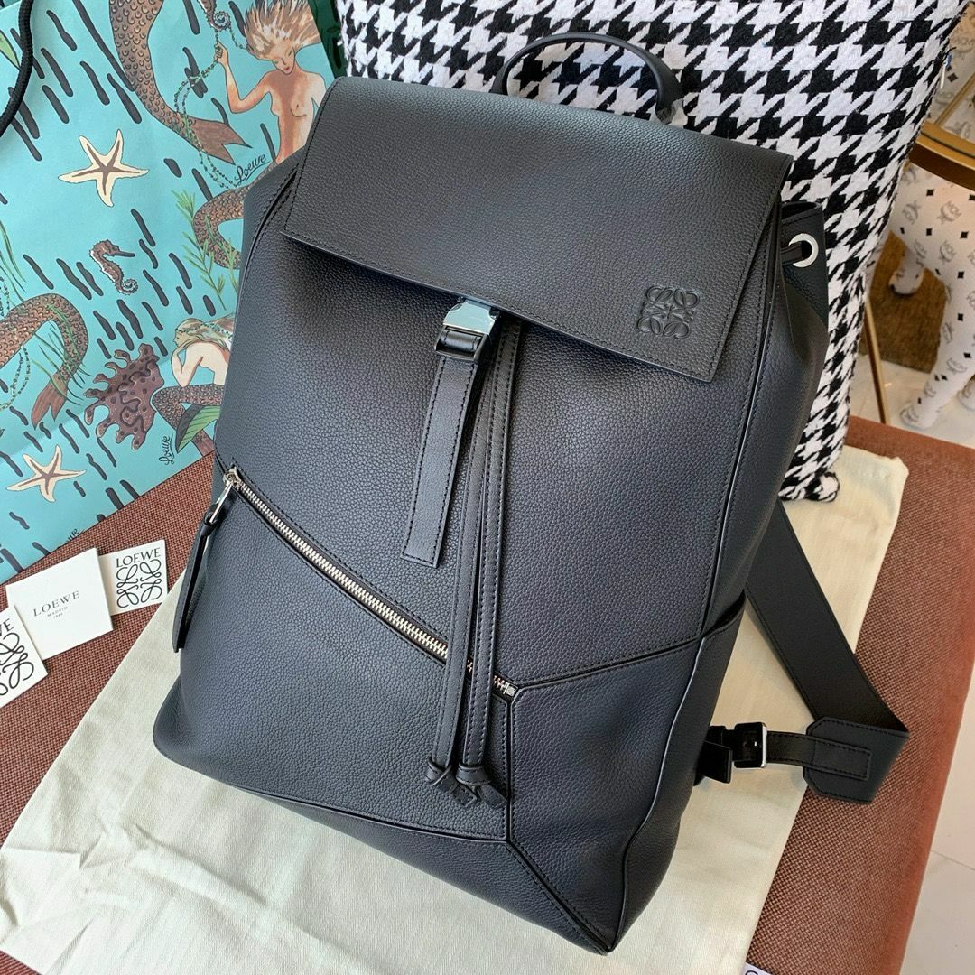 ロエベ リュック ゴヤ スリム  レザー B666S52X01 LOEWE メンズ 黒