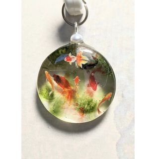 ★ハンドメイド　レジン・チャ―厶/ペンダントトップのみ　金魚　淡水パール　丸★(チャーム)