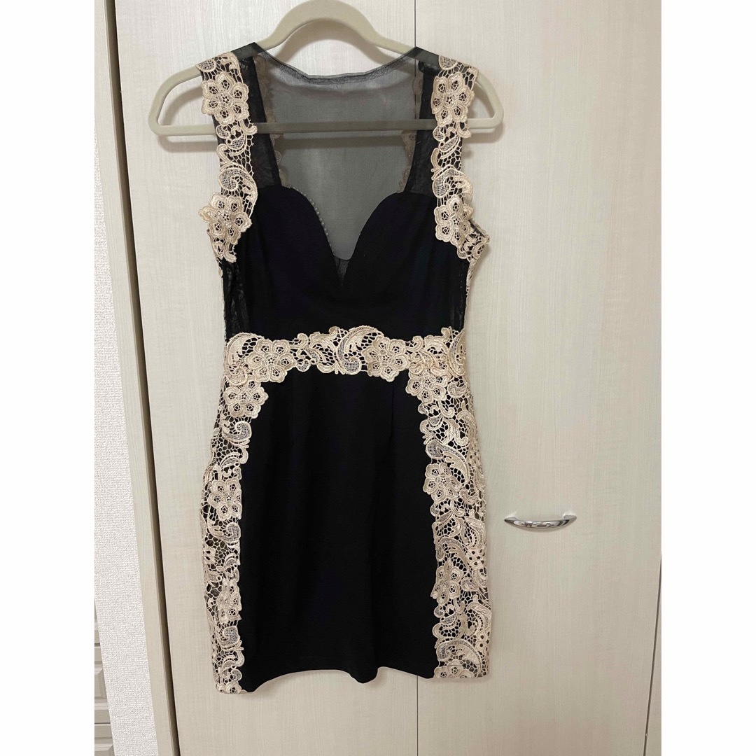 dazzy store(デイジーストア)の【ドレス】バックシースルーサイドフラワータイトミニドレス レディースのフォーマル/ドレス(ミニドレス)の商品写真