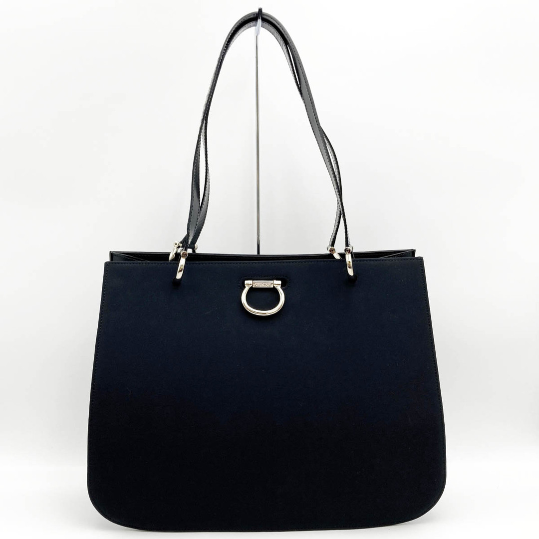 celine(セリーヌ)の美品 CELINE セリーヌ トートバッグ ガンチーニ ショルダーバッグ 肩掛け バッグ ブラック ナイロン F87/1 レディース ファッション USED 【中古】 レディースのバッグ(トートバッグ)の商品写真