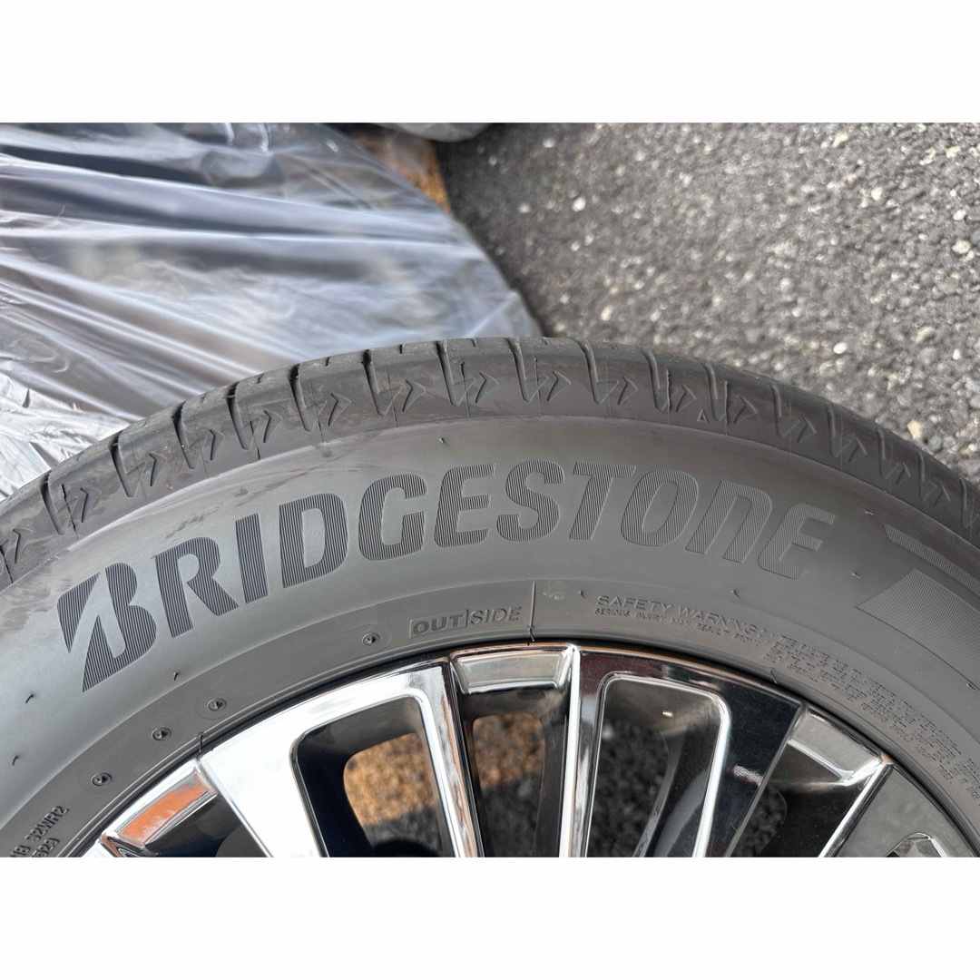 BRIDGESTONE(ブリヂストン)のヴェルファイア　エグゼクティブラウンジ　純正　ホイール　タイヤ 自動車/バイクの自動車(タイヤ・ホイールセット)の商品写真