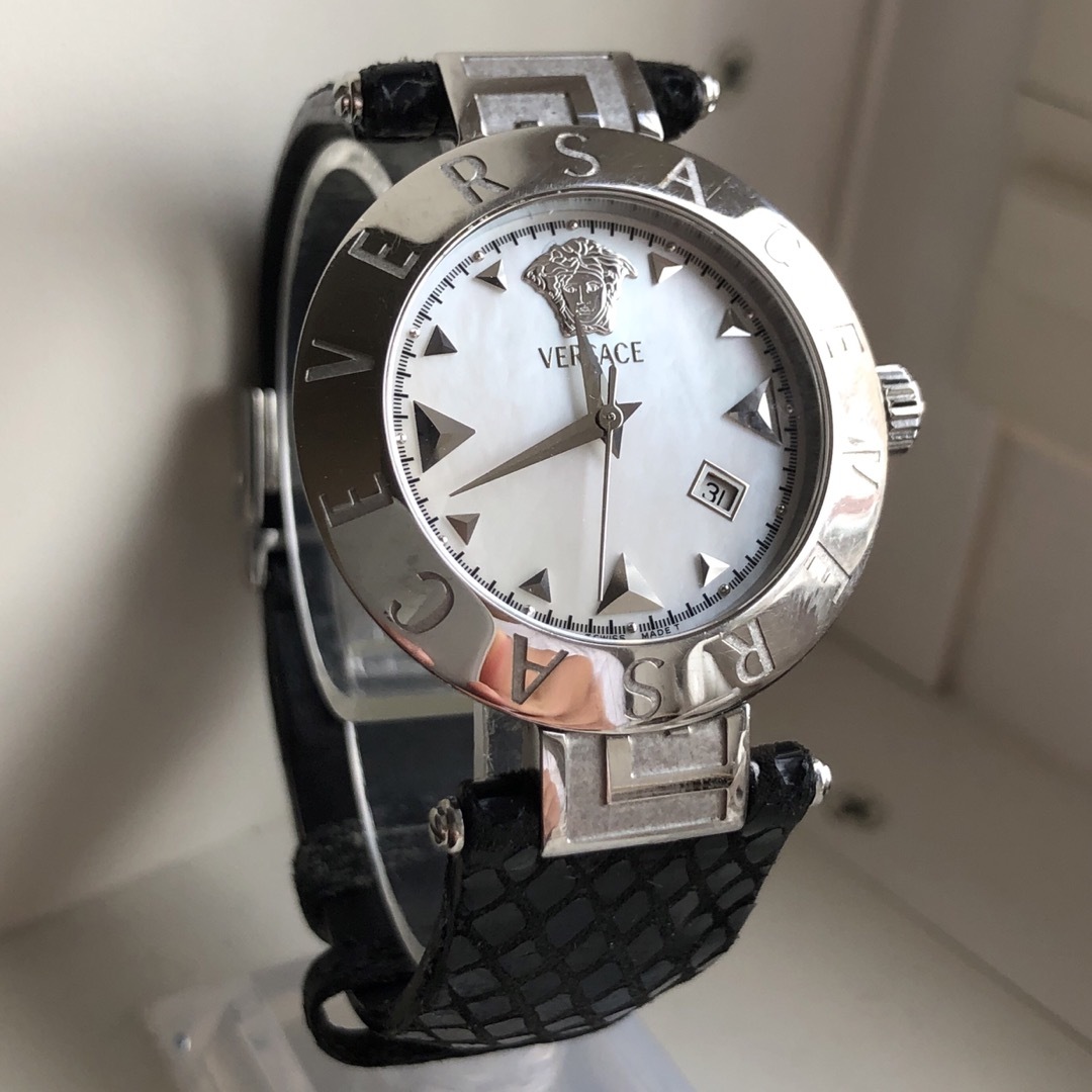Gianni Versace(ジャンニヴェルサーチ)の【VERSACE】ヴェルサーチ レーヴ デイト XLQ99 メンズの時計(腕時計(アナログ))の商品写真