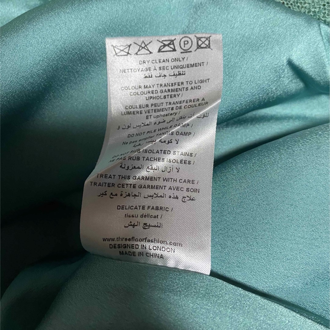 SELF PORTRAIT(セルフポートレイト)のThree Floor ジオメトリックレースパネル フリル装飾ドレス　ワンピース レディースのフォーマル/ドレス(ミディアムドレス)の商品写真
