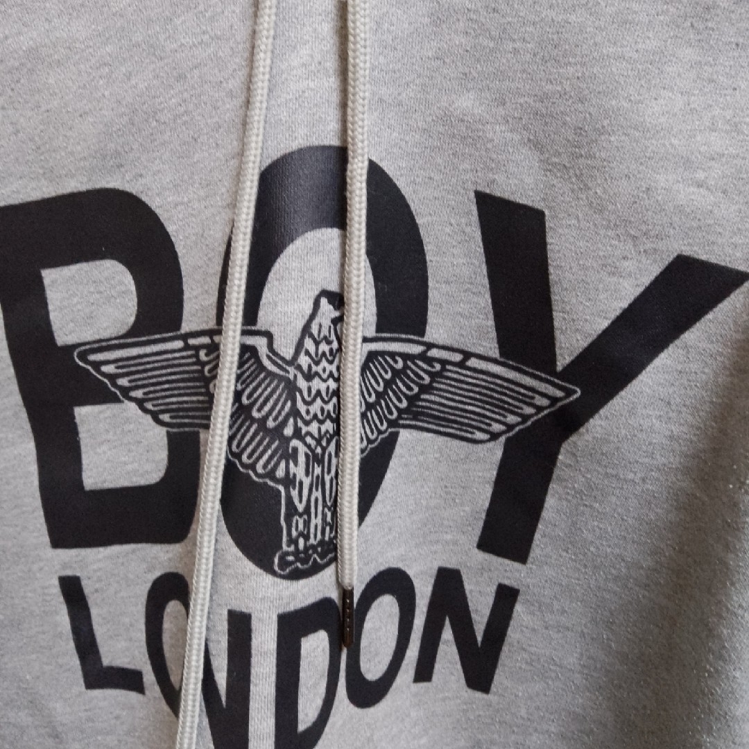 Boy London(ボーイロンドン)のグレー　パーカー　Mサイズ　フード付き メンズのトップス(パーカー)の商品写真