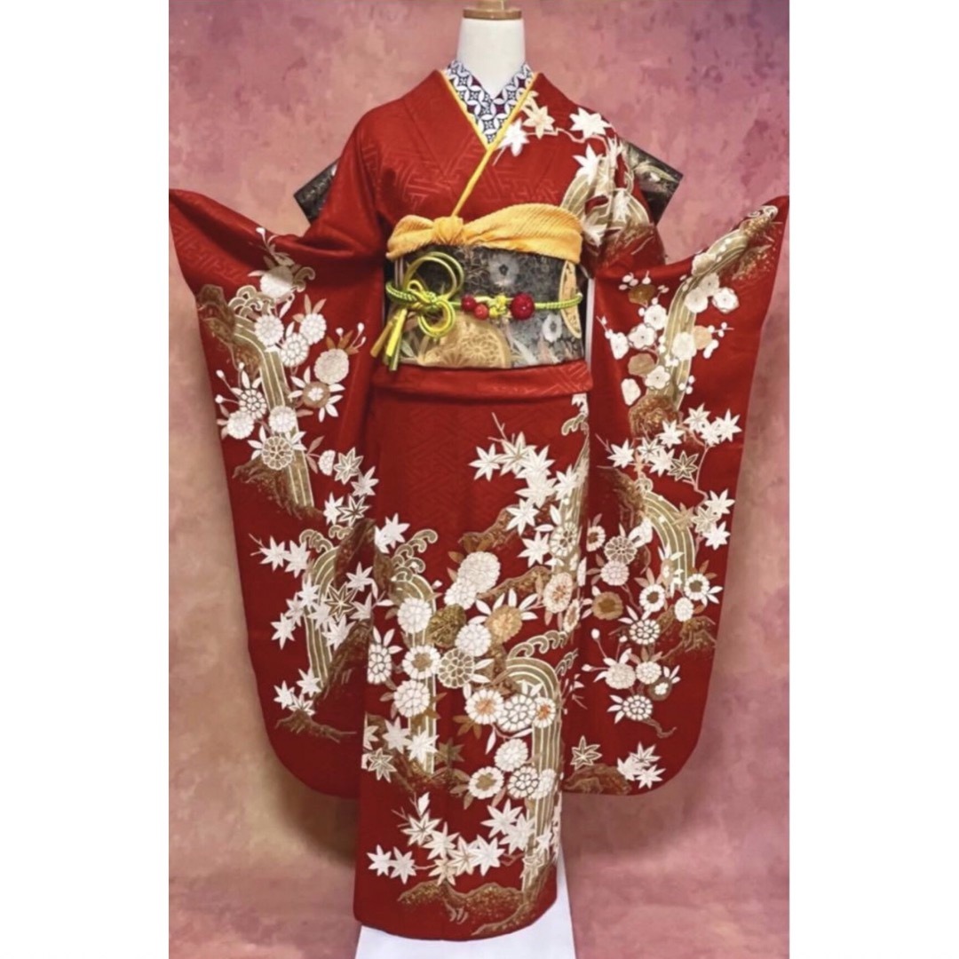 古典柄　紅朱色　金駒刺繍　吉祥花紋　正絹振袖　フルセット　成人式　和装小物　一式