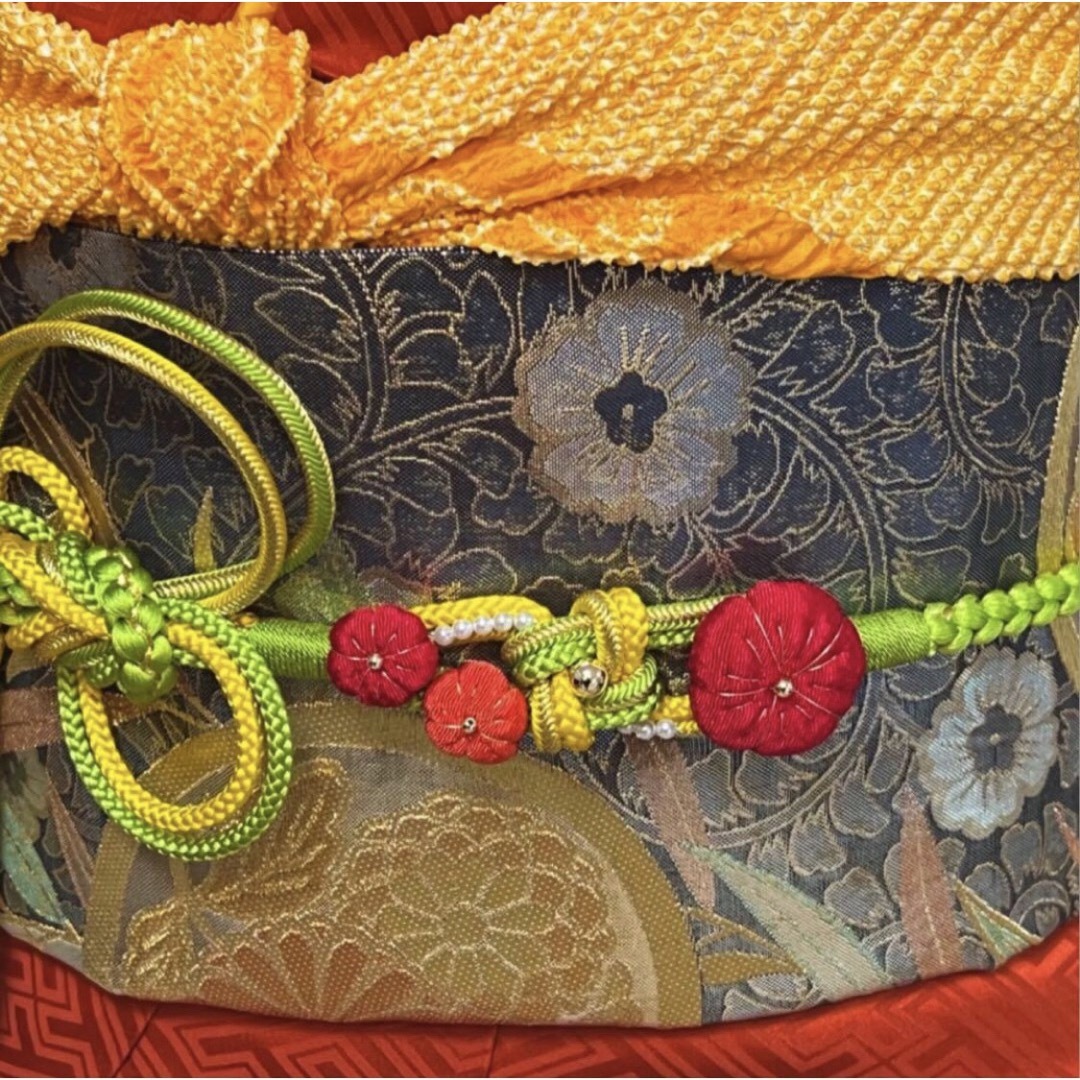 古典柄　紅朱色　金駒刺繍　吉祥花紋　正絹振袖　フルセット　成人式　和装小物　一式 レディースの水着/浴衣(振袖)の商品写真