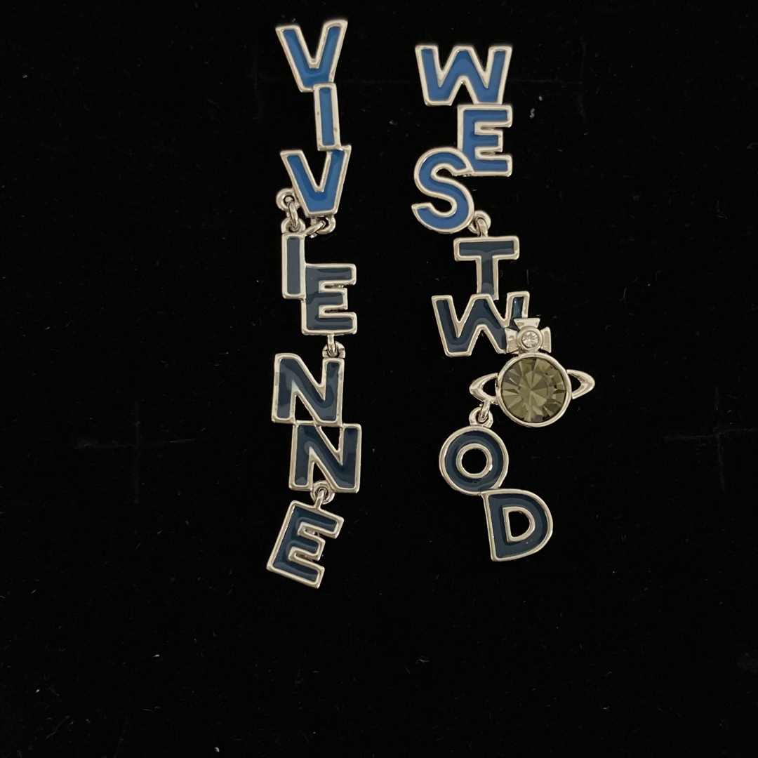 Vivienne Westwood(ヴィヴィアンウエストウッド)のヴィヴィアン　ロゴピアス　ブルー レディースのアクセサリー(ピアス)の商品写真