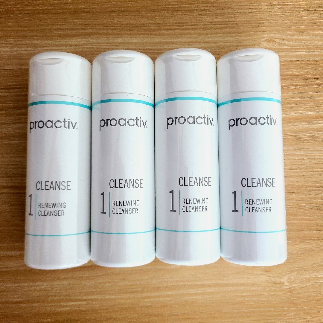 proactiv(プロアクティブ)の4本セット　プロアクティブ　リニューイング クレンザー 　R薬用洗顔料 コスメ/美容のスキンケア/基礎化粧品(洗顔料)の商品写真