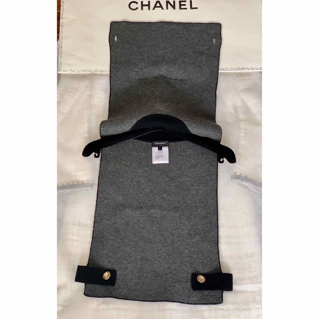 CHANEL(シャネル)の専用★CHANEL★シャネル カシミヤベスト★ニットトップス★ビジュー  レディースのトップス(ニット/セーター)の商品写真