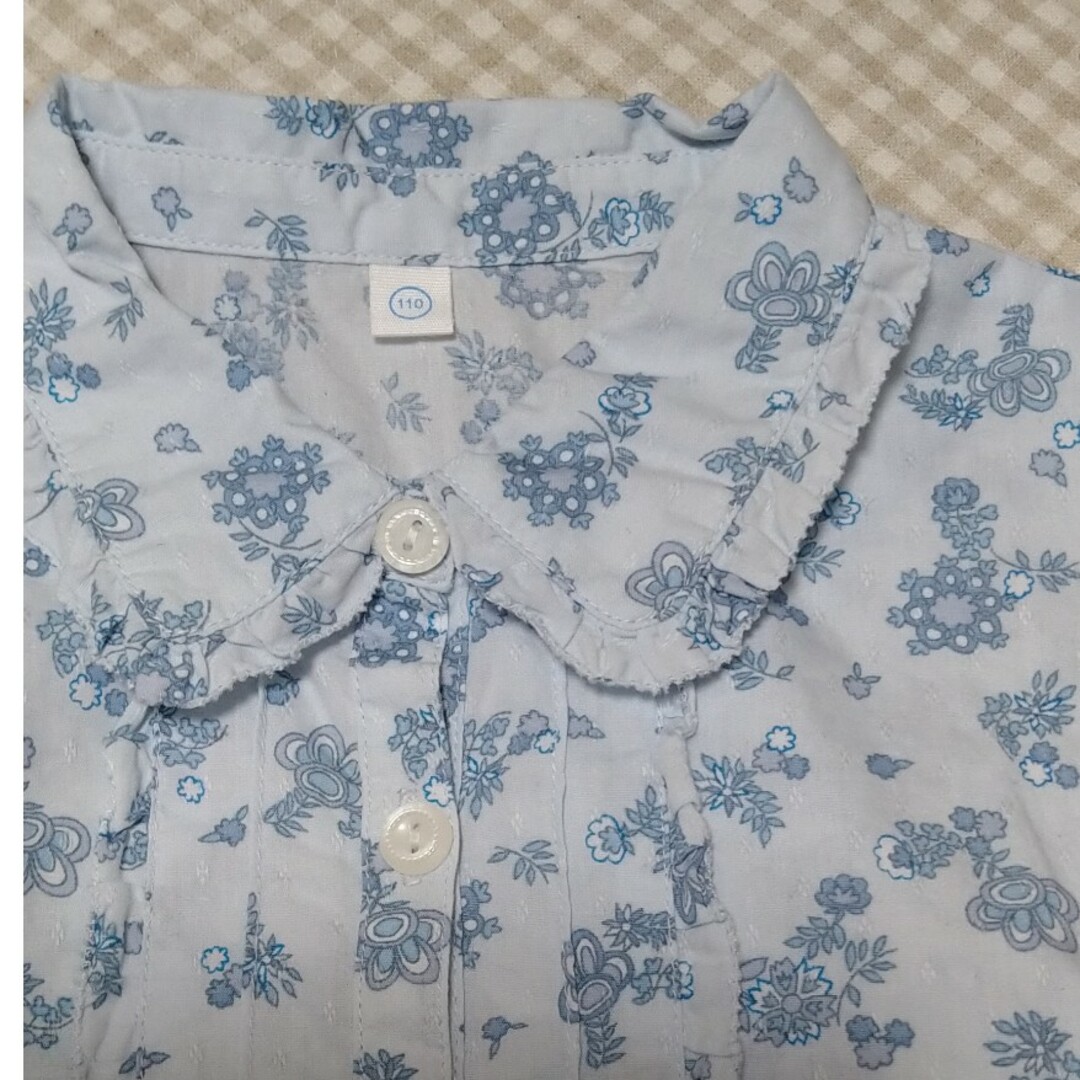 UNIQLO(ユニクロ)の花柄シャツ　ユニクロ　110 キッズ/ベビー/マタニティのキッズ服女の子用(90cm~)(ブラウス)の商品写真