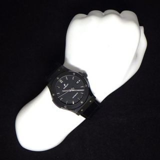 ウブロ Hublot 腕時計 クラシック フュージョン ブラックマジック 45mm 511.CM.1171.RX デイト 裏スケ ビス ブラック文字盤  黒 サテン仕上げ セラミック チタン SS アリゲーターレザー&ラバーベルト 自動巻き 【中古】