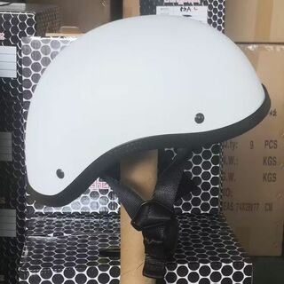 新入荷！！ハーフジェットヘルメット　ホワイト　フリーサイズ(ヘルメット/シールド)