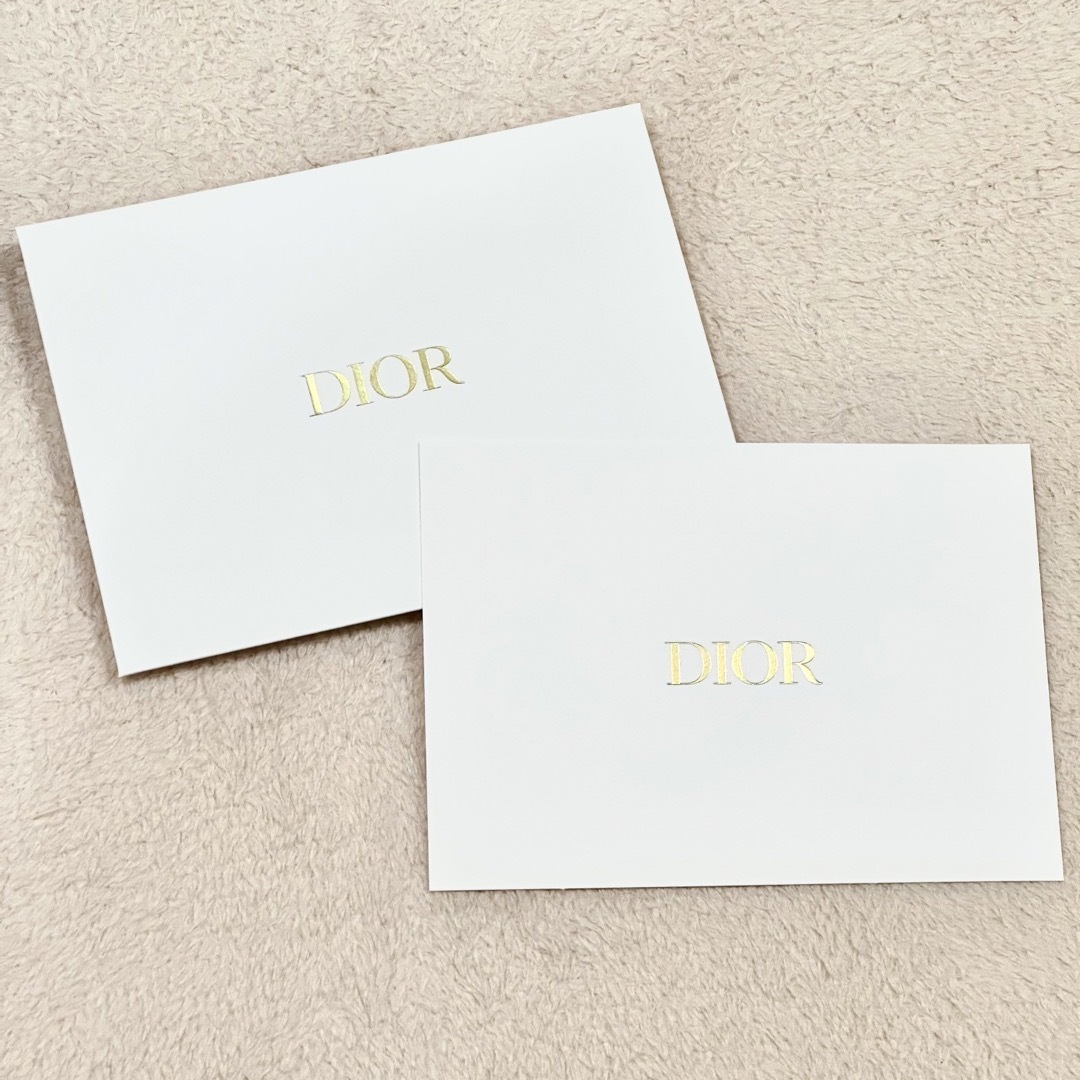 Christian Dior(クリスチャンディオール)の新品☆Dior 2023 ホリデー限定 ギフトボックス 大サイズ カード付 エンタメ/ホビーのコレクション(ノベルティグッズ)の商品写真