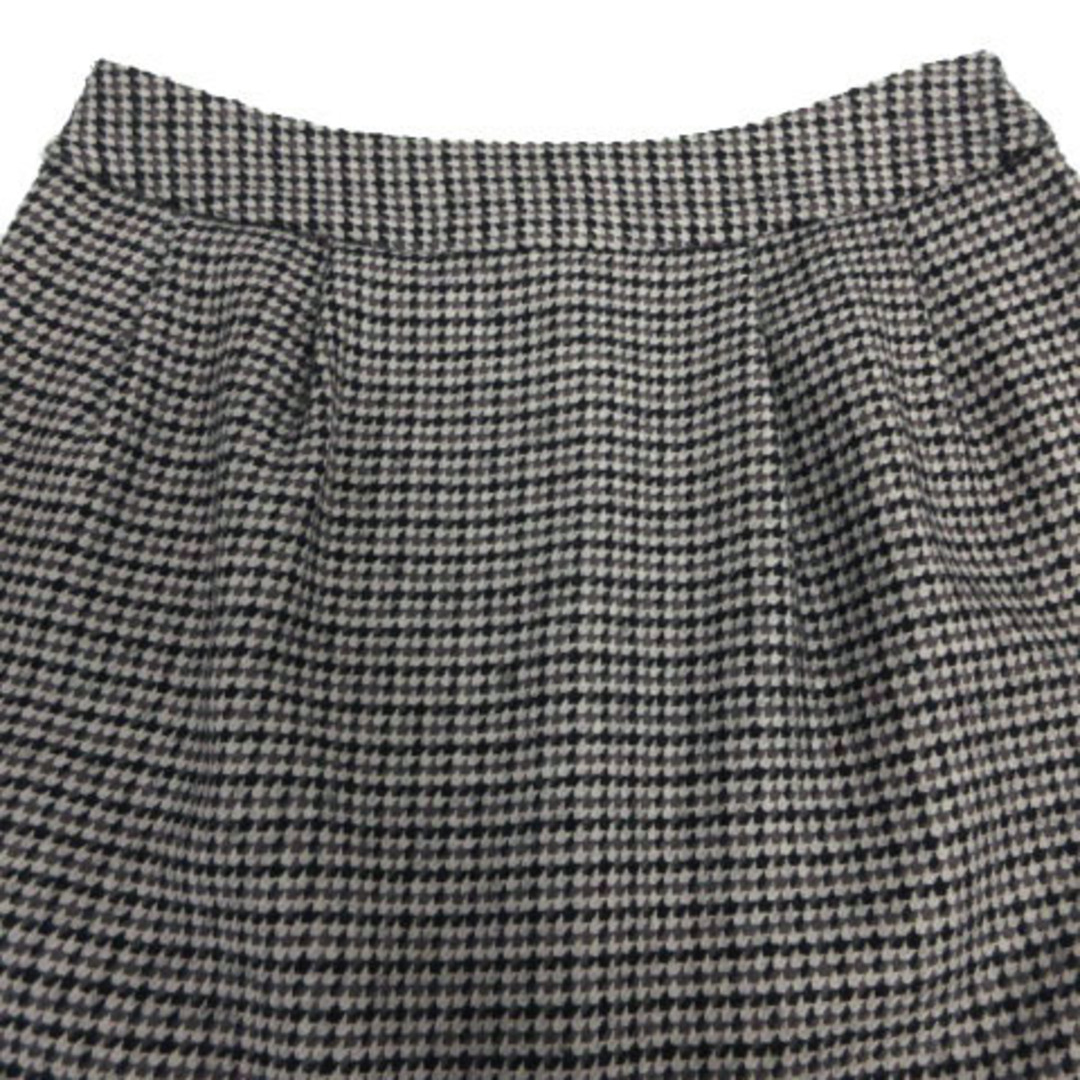 STRAWBERRY-FIELDS(ストロベリーフィールズ)のストロベリーフィールズ スカート タイト  ひざ丈 起毛 総柄 黒 グレー 2 レディースのスカート(ひざ丈スカート)の商品写真