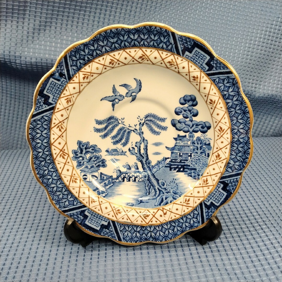 Royal Doulton(ロイヤルドルトン)の英国製 BOOTHS Real Old Willow 金彩ティートリオ インテリア/住まい/日用品のキッチン/食器(食器)の商品写真