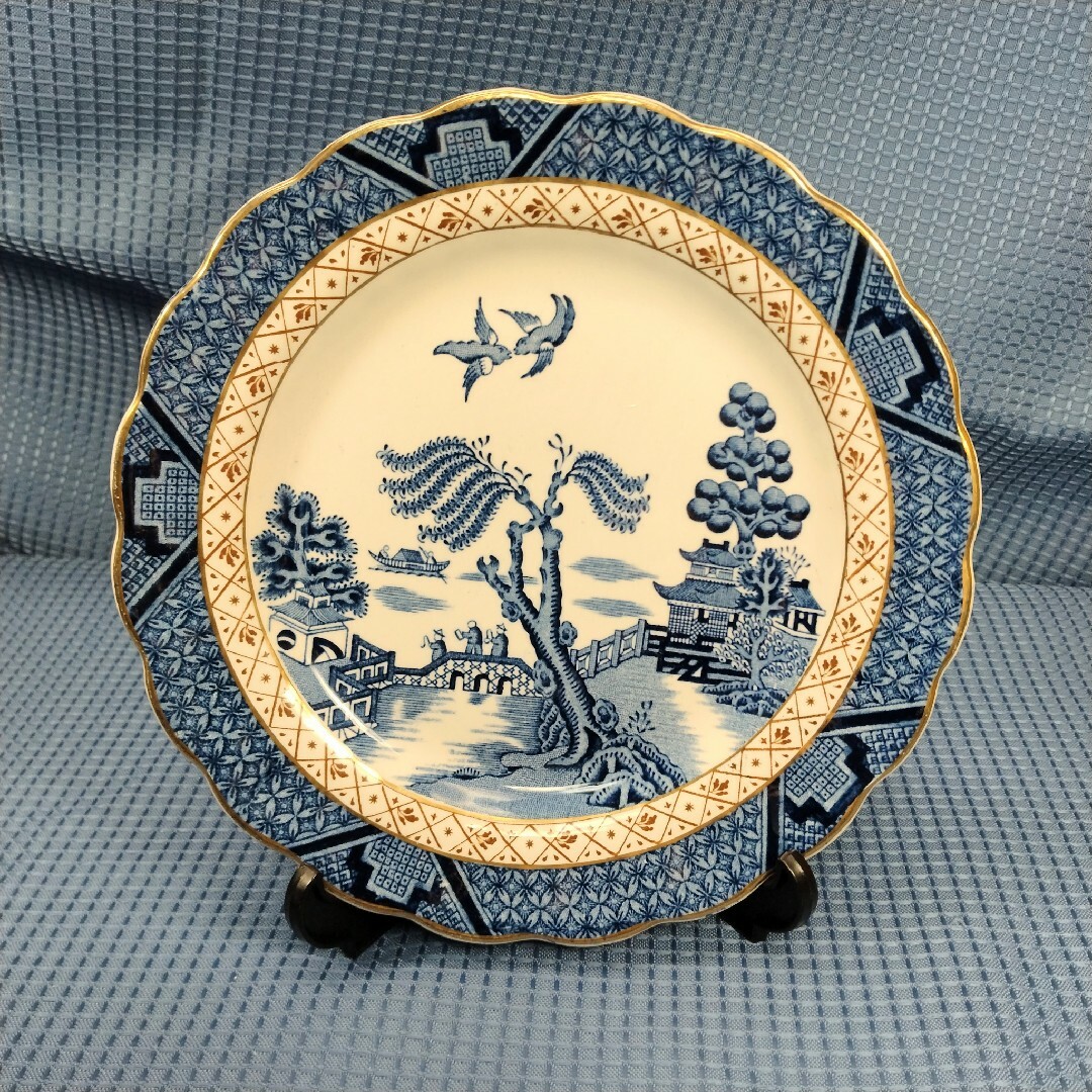 Royal Doulton(ロイヤルドルトン)の英国製 BOOTHS Real Old Willow 金彩ティートリオ インテリア/住まい/日用品のキッチン/食器(食器)の商品写真