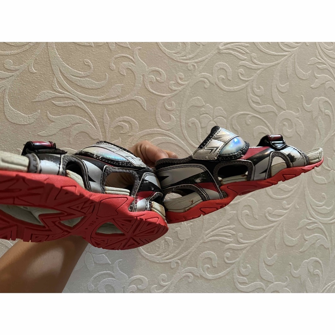 BANDAI(バンダイ)のウルトラマンオーブ　サンダル19cm キッズ/ベビー/マタニティのキッズ靴/シューズ(15cm~)(サンダル)の商品写真